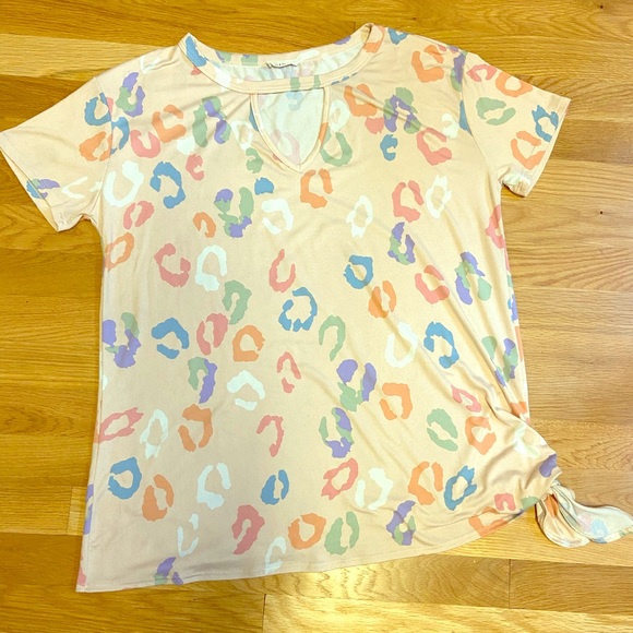 🌻 Wild Heart Top 🌻 - Picture 1 of 9